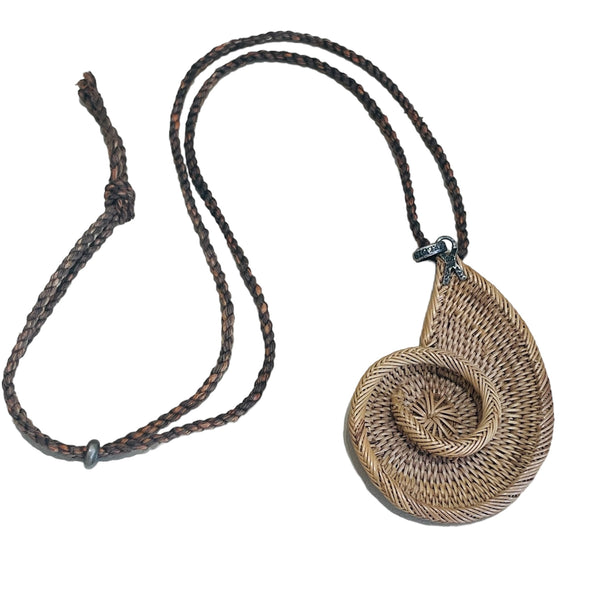 Attar Vine Shell Necklace with Sterling Silver